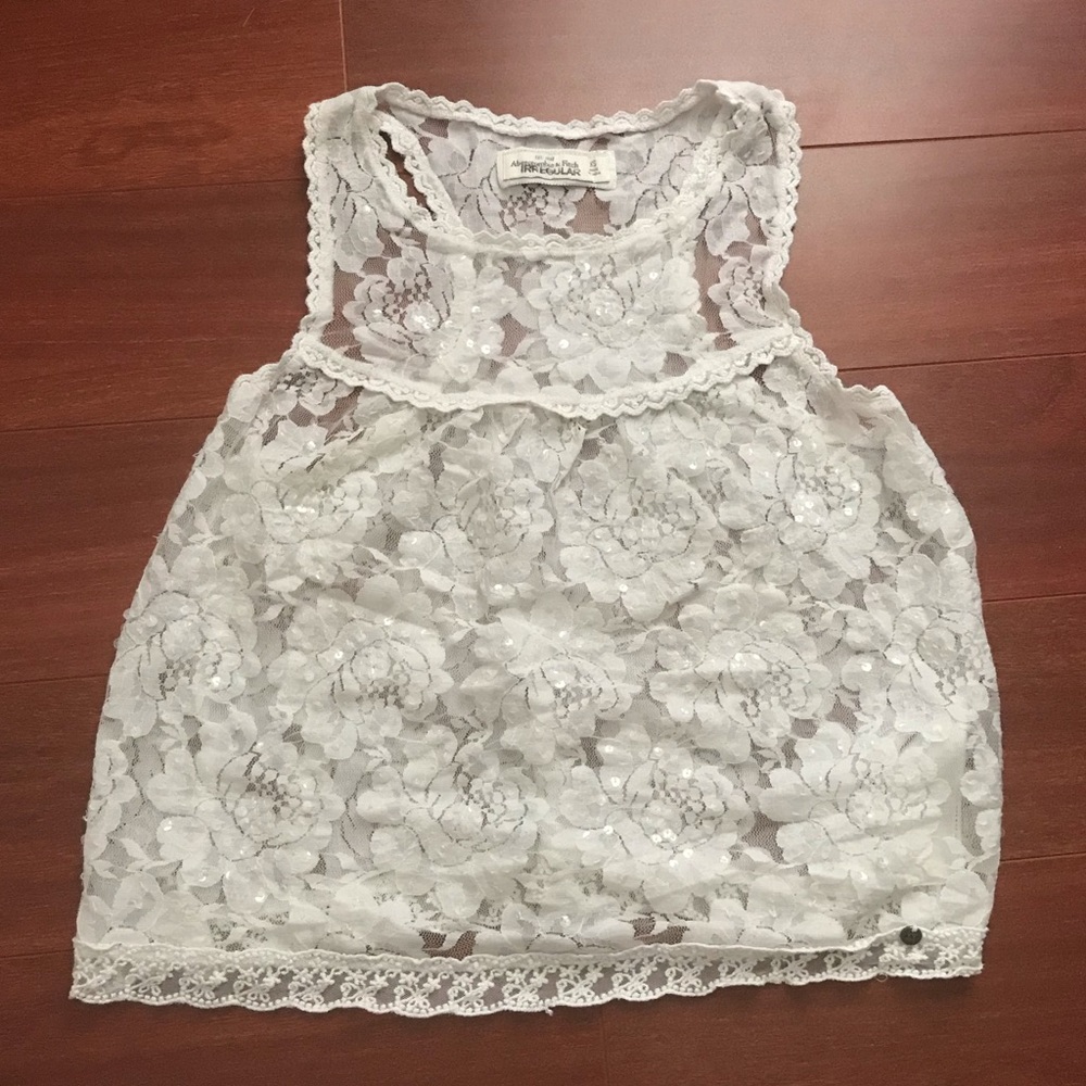 ❤️A&FCute white lace tank top